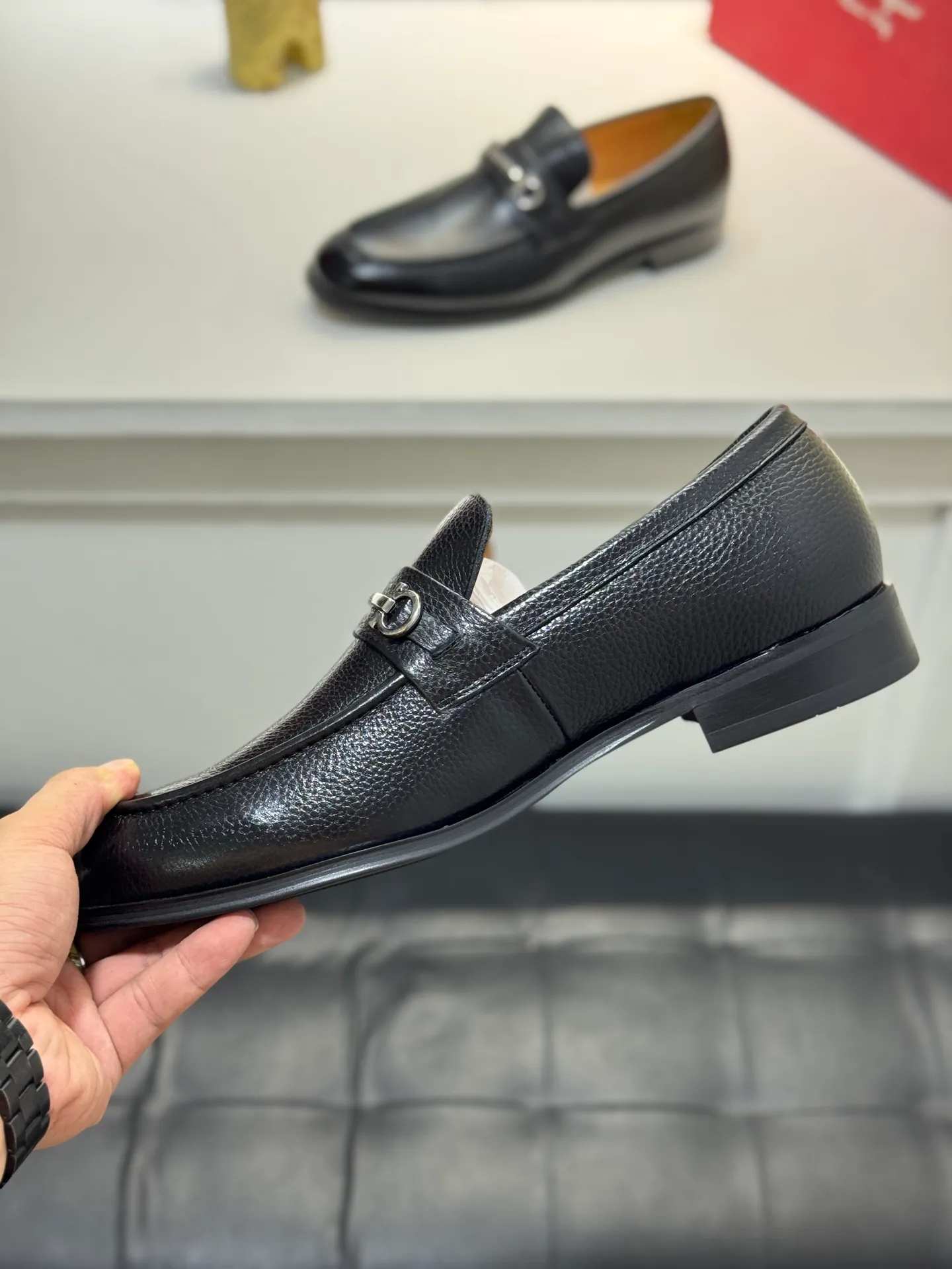 Men's shoes 💰460 Ferragamo [Ferragamo] top imported suit men's shoes 💯Original copy of the official website, product materials: selected imported embossed calfskin + luxury hardware buckle accessories ~ imported water-dyed cow 🐂 leather lining. Strong three-dimensional visual effect, original combination outsole, multiple colors available😘 Size: 39-44 (38.45.46.47 customized YS)